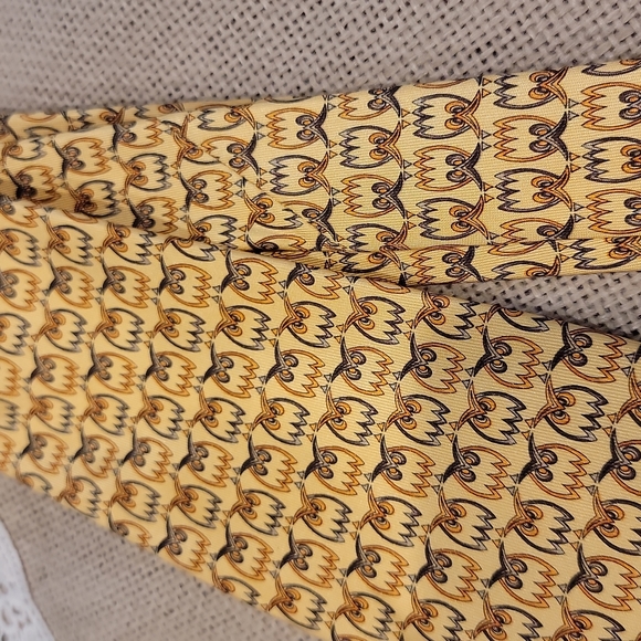 Authentic Salvatore Ferragamo silk necktie - Picture 8 of 8